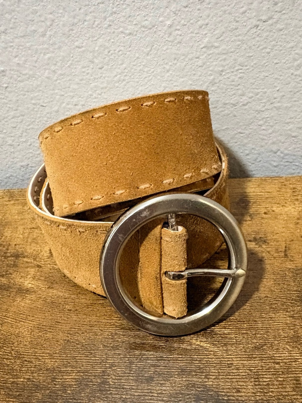 New York & Company Tan Suede Belt with Round Silver Buckle Womens Size L